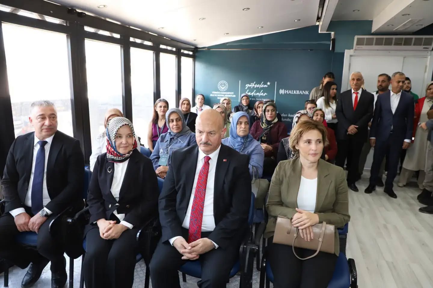 “Yükselen Kadınlar Programı” Kapsamında Girişimci Kadınlarla Bir Araya Gelindi - fotoğraf 3