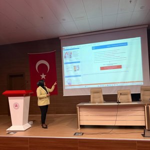 Tavşanlı’da Okul Müdürleri ve Eğitim Paydaşlarına Yönelik Sosyal Hizmet Semineri Düzenlendi - fotoğraf 1