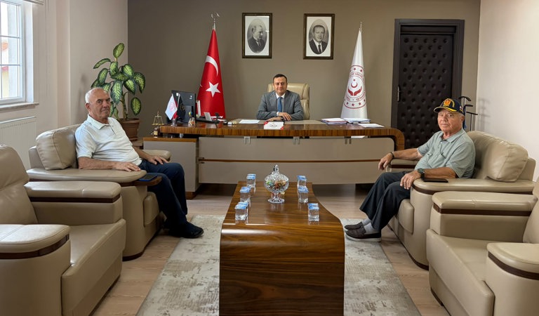 İl Müdürümüz Selim Köse, Isparta Muharip Gaziler Derneği Şube Başkanı Hamit Gülbiçer ve Gazimiz Alaattin Aksüzek’i makamında misafir etti.