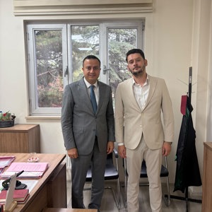 İl Müdürümüz Selim Köse,Kahraman Gazimiz Abdurrahman Aydoğdu’yu ve Şehidimiz Lokman Çoban’ın kıymetli oğlu Av. İbrahim Çoban’ı görev yaptıkları iş yerlerinde ziyaret etti. - fotoğraf 2