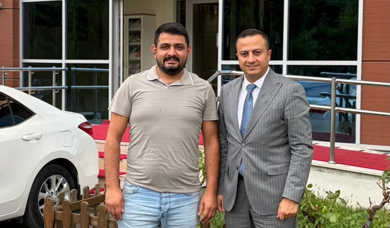 İl Müdürümüz Selim Köse,Kahraman Gazimiz Abdurrahman Aydoğdu’yu ve Şehidimiz Lokman Çoban’ın kıymetli oğlu Av. İbrahim Çoban’ı görev yaptıkları iş yerlerinde ziyaret etti.