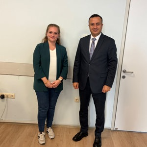 l Müdürümüz Selim Köse, İl Sağlık Müdürlüğünde görev yapan aziz şehitlerimizin kıymetli ailelerini ve Isparta Ağız ve Diş Sağlığı Merkezinde görev yapan Kahraman Gazimizi ziyaret etti. - fotoğraf 5