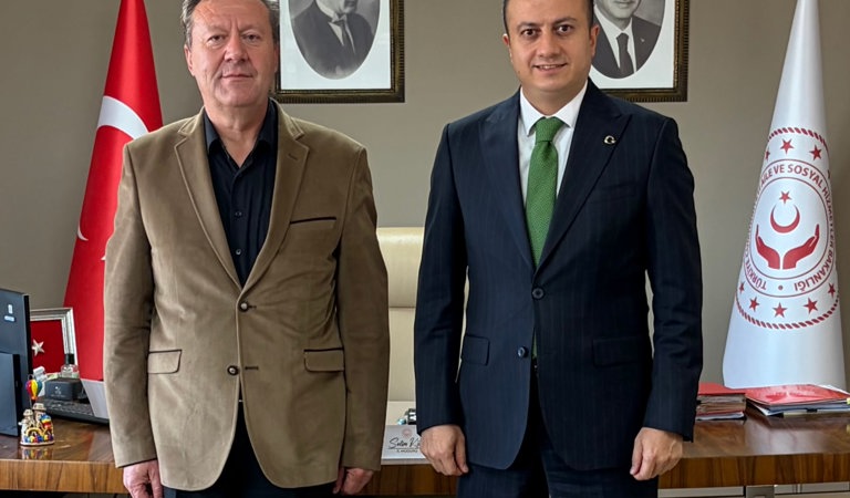 İl Müdürümüz Selim Köse, Öz Sağlık-İş Sendikası Isparta Şube Başkanı Murat Arabacı’yı makamında misafir etti.