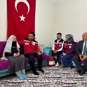 Şehidimiz Er İbrahim Genç’in Annesi Seher Genç’i Ziyaret Ettik. - fotoğraf 1