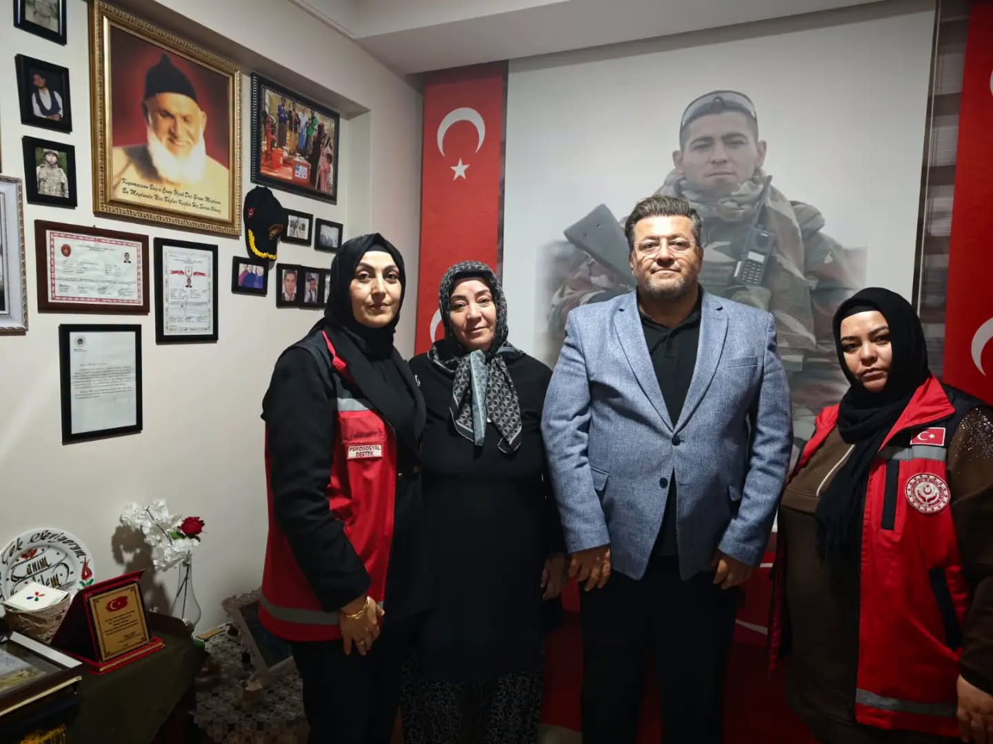 Şehit Yakınlarımız Ve Gazilerimizle Birlikteyiz
