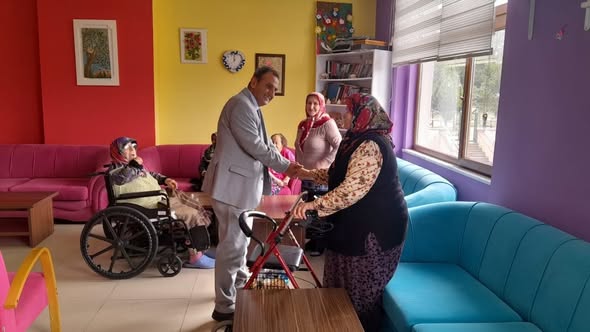İl Müdür Yardımcımız Seyit BULAK; Sinop Huzurevi, Yaşlı Bakım ve Rehabilitasyon Merkezi Müdürlüğüne ziyarette bulundu. 