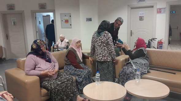 İl Müdürümüz Sayın Can Kayhan Özok, Gerze Huzurevi’ni ziyaret ederek baş tacımız, kıymetli büyüklerimizle bir araya geldi.