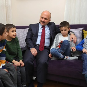 Valimiz Dr. Osman VAROL, İl Müdürlüğümüze Bağlı Çocuk Evini Ziyaret Etti - fotoğraf 2
