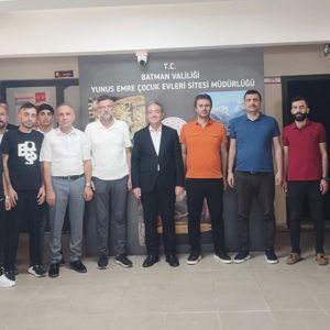 İl Müdürümüz Mehmet Zeki Eryarsoy, Yunus Emre Çocuk Evleri Sitesi Personeliyle Bir Araya Geldi - fotoğraf 1