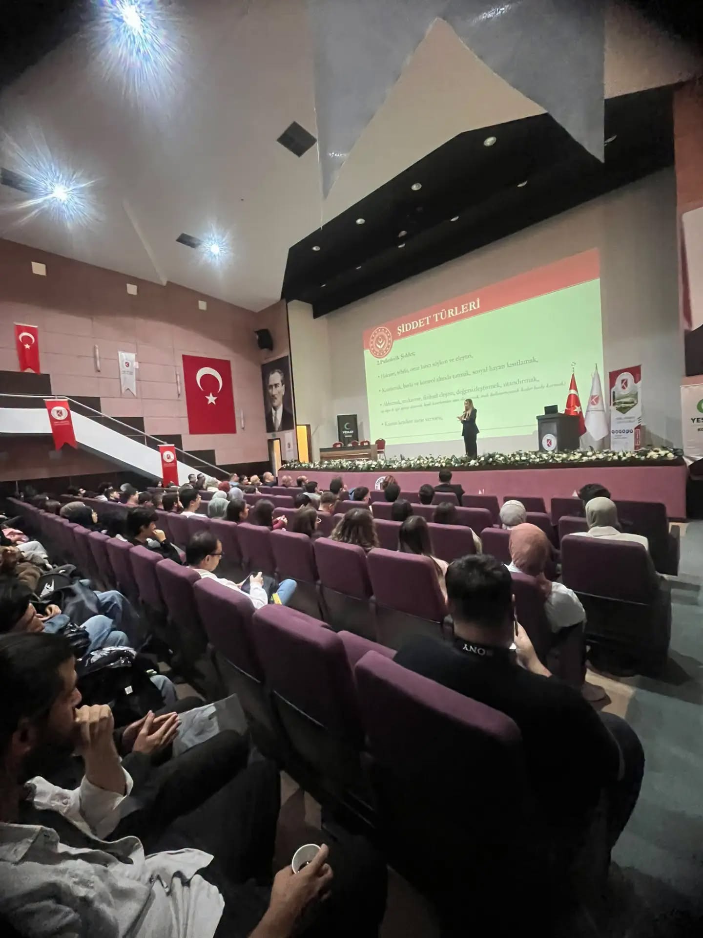 Üniversite Öğrencilerine Yönelik Kadına Yönelik Şiddetle Mücadele Farkındalık Eğitimi Gerçekleştirildi
