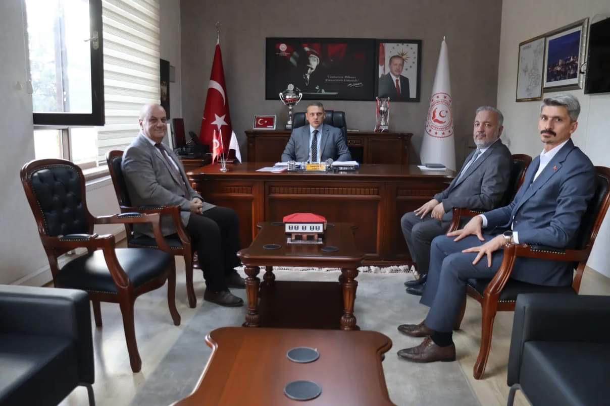 Safranbolu İlçe Sağlık Müdürü Dr. Mustafa Acar, Safranbolu Gençlik ve Spor Ilçe Müdürü Sedat Adakan ve Safranbolu İlçe Tarım ve Orman Müdürü Erdal Kaya, İl Müdürümüz Sami Çift'i makamında ziyaret etti.
