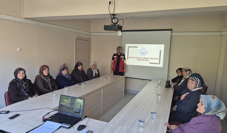 Yaşlı Bireylere Yönelik Aile Eğitim Programı Kapsamında Eğitim Gerçekleştirildi