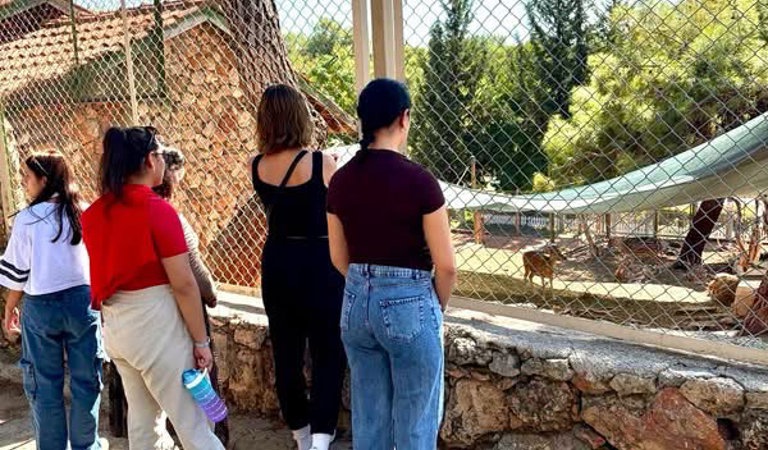  İl Müdürlüğümüze bağlı İhtisaslaşmış Çocuk Evleri Sitesi Müdürlüğümüzde hizmet alan  çocuklarımızla Antalya Doğal Yaşam Parkı gezisi düzenlendi.
