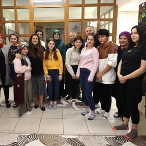 Funda Varol Hanımefendi, Yeşilırmak Çocuk Evleri Sitesininde Kalan Çocuklarımızla Akşam Yemeğinde Bir Araya Geldi - fotoğraf 1