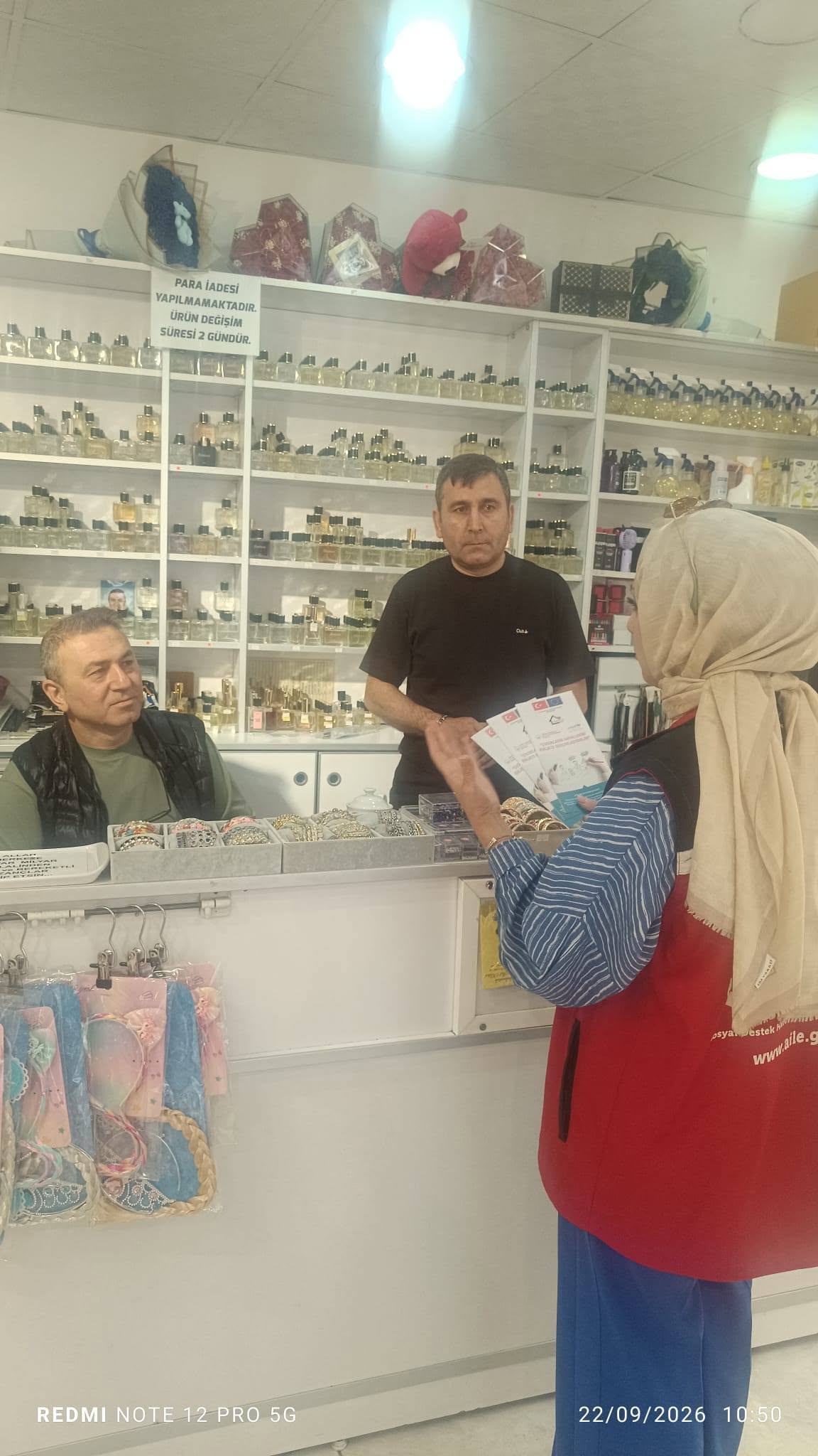 KORUYUCU AİLE HİZMETİNİN YAYGINLAŞTIRILMASI AMACIYLA ESNAFIMIZA YÖNELİK BİLGİLENDİRME ÇALIŞMASI GERÇEKLEŞTİRİYORUZ