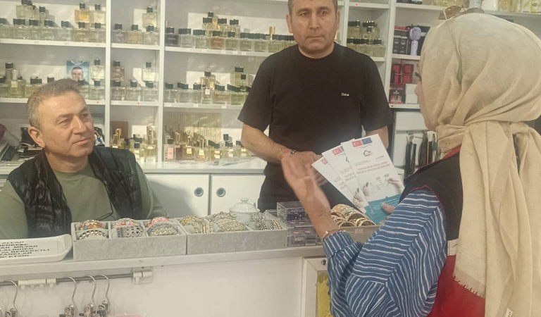 KORUYUCU AİLE HİZMETİNİN YAYGINLAŞTIRILMASI AMACIYLA ESNAFIMIZA YÖNELİK BİLGİLENDİRME ÇALIŞMASI GERÇEKLEŞTİRİYORUZ