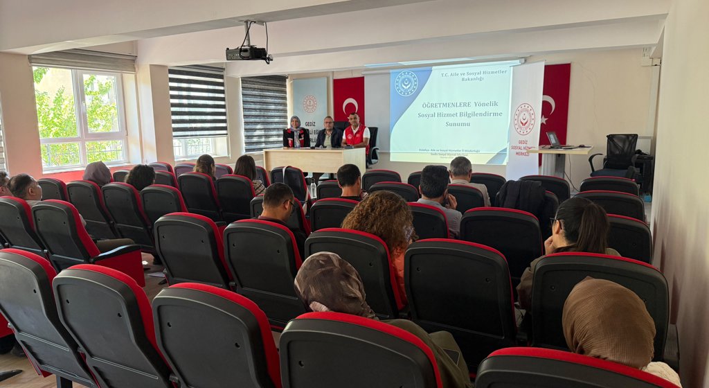 Gediz’de Okul Müdürleri ve Öğretmenlere Yönelik Sosyal Hizmet Semineri Düzenlendi