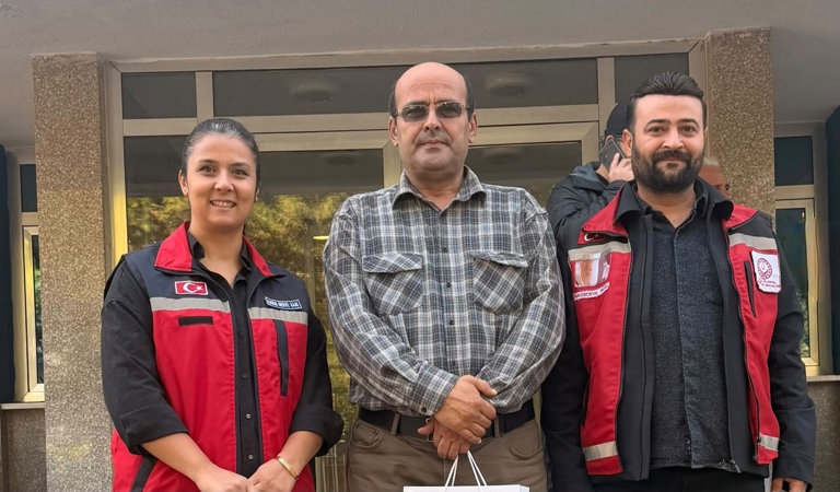 İl Müdürlüğümüzde görevli çalışma arkadaşlarımız tarafından, aziz şehitlerimiz Salih Arı ve Hüseyin Barsbay’ın şehadet yıl dönümleri dolayısıyla kıymetli aileleri hanelerinde ziyaret edildi.