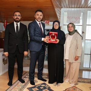 1 Ekim Dünya Yaşlılar Günü’nde Anlamlı Ziyaret - fotoğraf 1