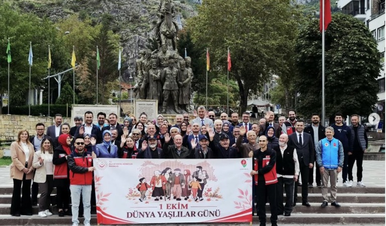 1 Ekim Dünya Yaşlılar Günü Kapsamında Yürüyüş Programı Gerçekleştirildi