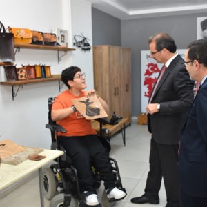 Deri’n Sanat Atölyesi Ziyaret Edildi - fotoğraf 3