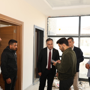 İl Müdürümüz Vefa Akdoğan Yapımı Devam Eden Edremit Çocuk Evleri Sitesi ile Edremit Engelsiz Yaşam Bakım ve Rehabilitasyon Merkezinde  - fotoğraf 3