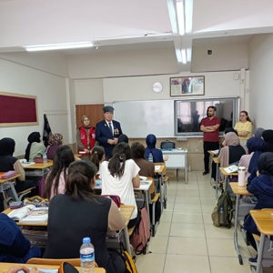 Gazilerimiz Öğrencilerimizle Buluştu - fotoğraf 1