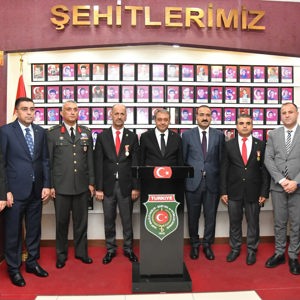 19 Eylül Gaziler Günü kapsamında Türkiye Harp Malulü Gaziler, Şehit Dul ve Yetimleri Derneği Şanlıurfa Şubesi ziyaret ettik. - fotoğraf 1