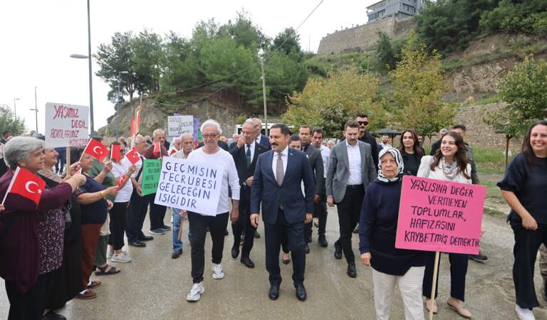 Başımızın Tacı Büyüklerimiz: 1 Ekim Dünya Yaşlılar Günü Kutlu Olsun.