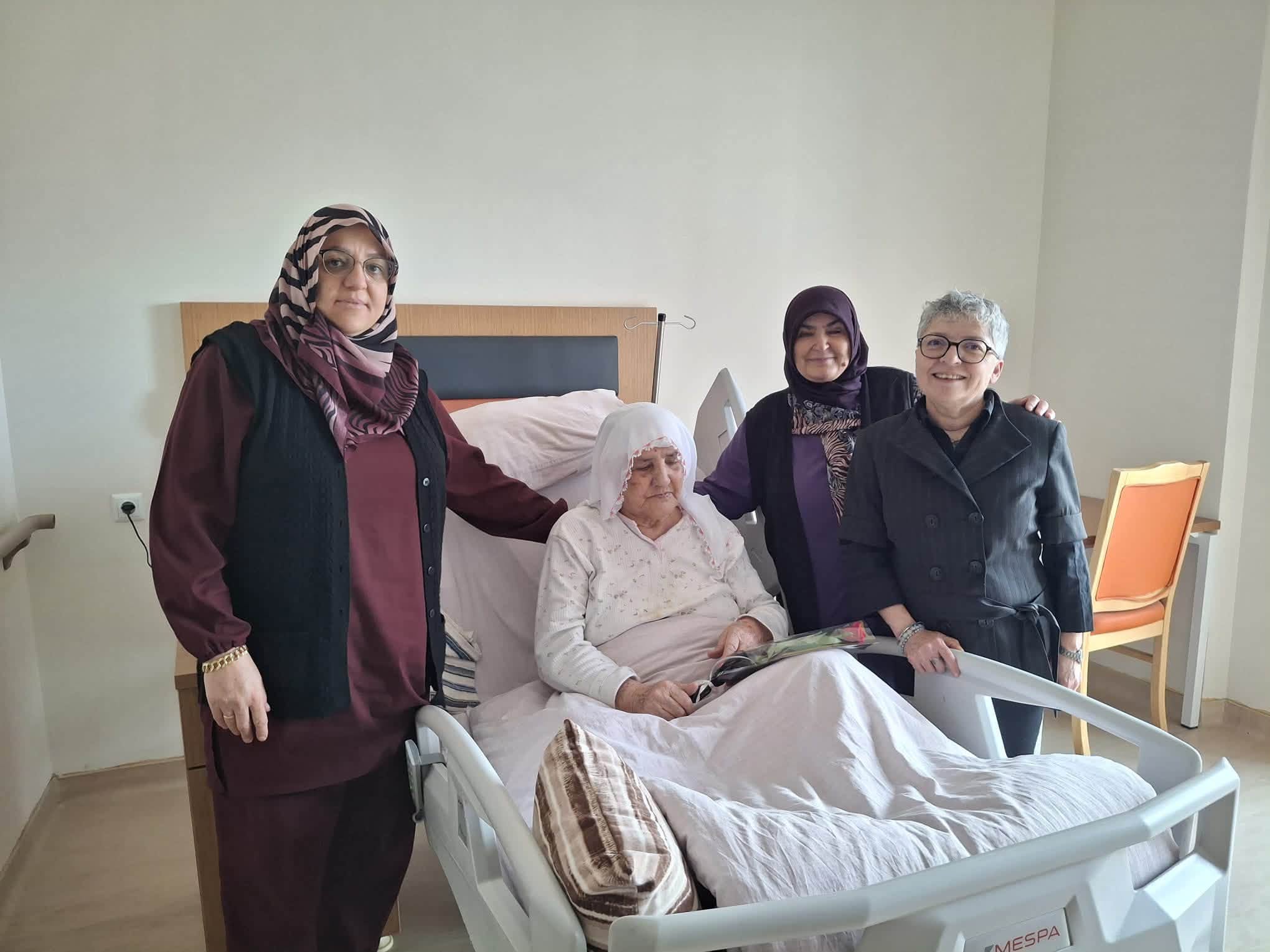  Huzurevinde kalan ulu çınarlarımıza ziyaret.
