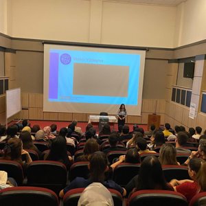 Cumhuriyet Üniversitesi Öğrencilerine Yönelik Madde Bağımlılığı Farkındalık Eğitimi Düzenlendi - fotoğraf 2