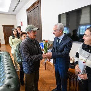 Kıymetli Büyüklerimiz, 1 Ekim Dünya Yaşlılar Günü Kapsamında Sayın Valimizi Ziyaret Etti - fotoğraf 2