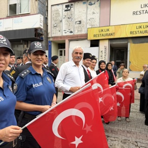 19 Eylül Gaziler Günü dolayısıyla; Sayın Valimiz Mehmet Fatih Serdengeçti, il protokolü, siyasi parti temsilcileri, İl Müdürümüz Sayın Naci Yılmaz, İl Müdürlüğümüz personelleri, öğrencilerimiz ve kahraman gazilerimizin katılımıyla yürüyüş gerçekleştirildi. - fotoğraf 1
