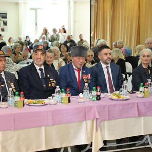 Büyüklerimizle Aynı Sofrada, Aynı Gönülde - fotoğraf 1