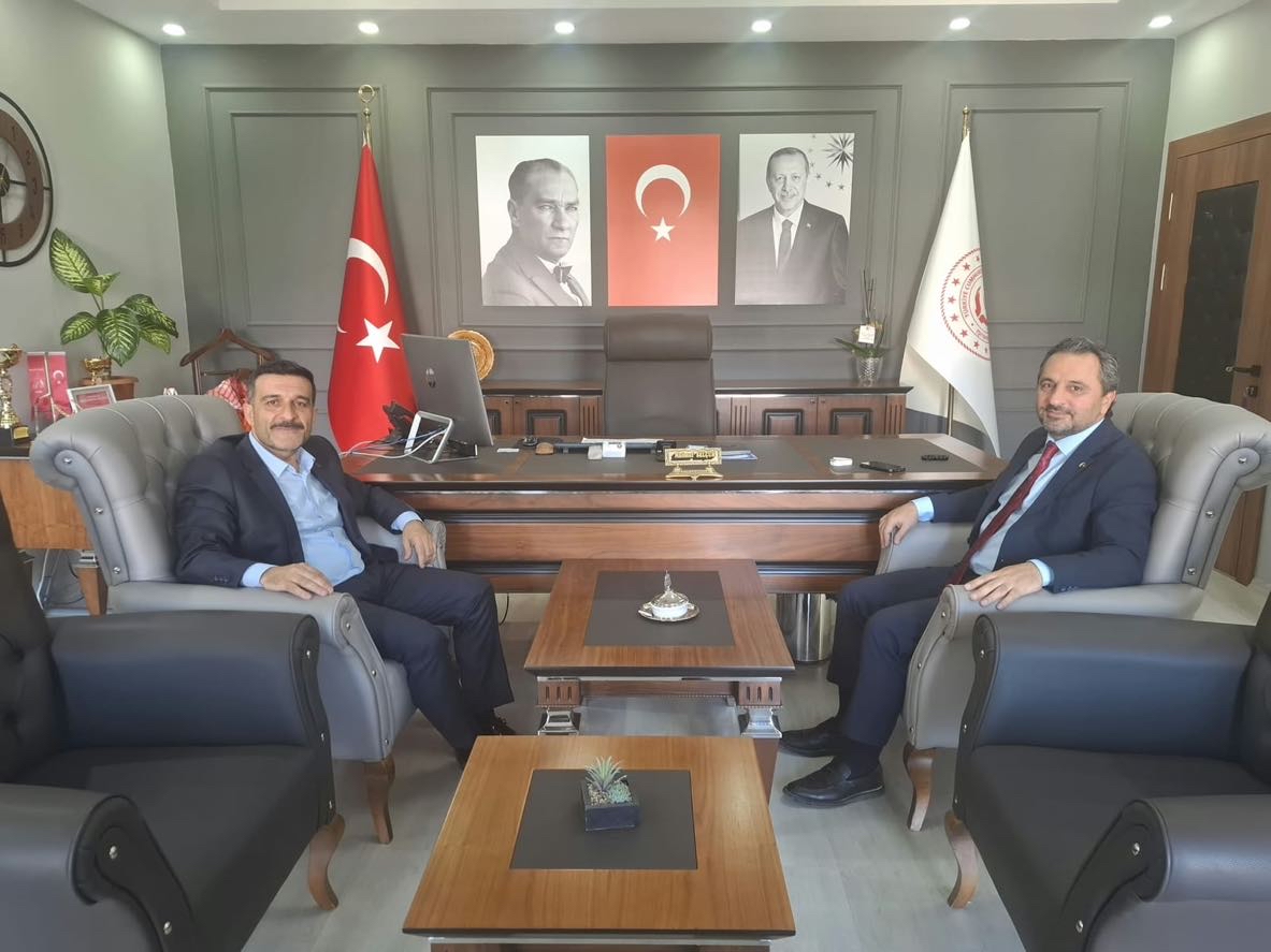 KOSGEB Muğla İl Müdürü Bayram Ali KUKUŞ, İl Müdürümüz Mahmut SELÇUK’u makamında ziyaret etti.