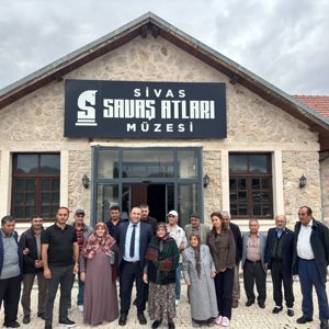 1 Ekim Dünya Yaşlılar Günü Münasebetiyle İhramcızade İsmail Hakkı Toprak Huzurevi Müdürlüğümüzde Hizmet Alan Kıymetli Büyüklerimiz Savaş Atları Müzesi’ni Ziyaret Etti - fotoğraf 2