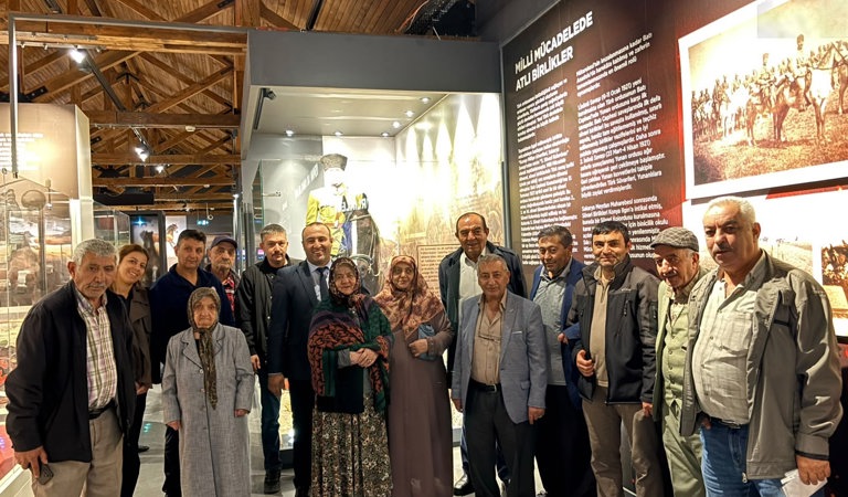 1 Ekim Dünya Yaşlılar Günü Münasebetiyle İhramcızade İsmail Hakkı Toprak Huzurevi Müdürlüğümüzde Hizmet Alan Kıymetli Büyüklerimiz Savaş Atları Müzesi’ni Ziyaret Etti