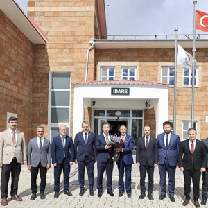  Sayın Valimiz Ahmet Karakaya'dan Ulu Çınarlarımıza Anlamlı Ziyaret  - fotoğraf 1