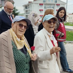 1 Ekim Dünya Yaşlılar Günü’nde Farkındalık Yürüyüşü Gerçekleştirildi - fotoğraf 1