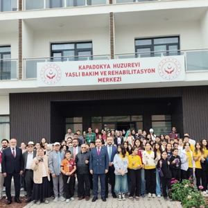 1 Ekim Dünya Yaşlılar Günü’nde Farkındalık Yürüyüşü Gerçekleştirildi - fotoğraf 2