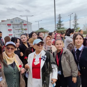 1 Ekim Dünya Yaşlılar Günü’nde Farkındalık Yürüyüşü Gerçekleştirildi - fotoğraf 4