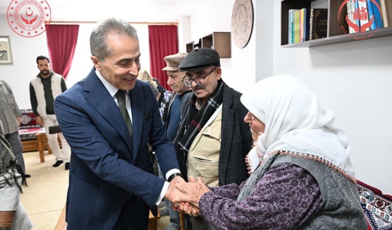 Valimiz Sayın Hüseyin KÖK ve İl Müdürümüz Cüneyd ÖZDEMİR Dünya Yaşlılar Günü’nde Kapadokya Huzurevimizi Ziyaret Etti