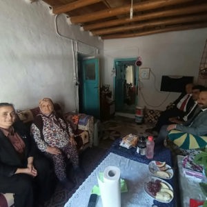 Büyüklerimizin Yanındayız - fotoğraf 1