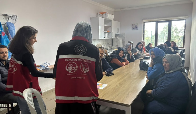 Otizmli Çocukların Ailelerine Afet Farkındalığı ve Bakanlık Hizmetleri Hakkında Bilgilendirme Yapıldı.
