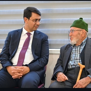 Sayın Valimiz Dr. Serdar Kartal, 1 Ekim Dünya Yaşlılar Günü dolayısıyla Huzurevi Yaşlı Bakım ve Rehabilitasyon Merkezi’ni ziyaret ederek kıymetli büyüklerimizle bir araya geld - fotoğraf 3