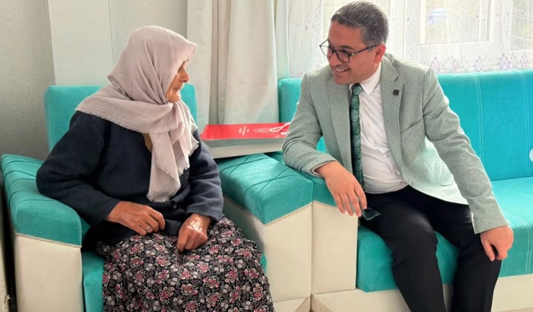 Gümüşhacıköy’de Dünya Yaşlılar Günü Ziyareti