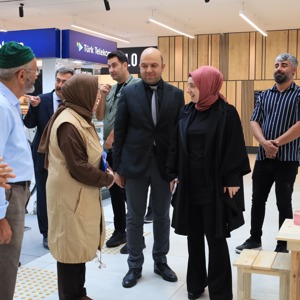 Emeğin ve Üretimin Sergisi - fotoğraf 2