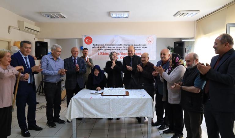1 Ekim Dünya Yaşlılar Günü münasebetiyle Vali Yardımcımız Sayın Rümeysa Sena Kurt, İl Müdürümüz Sayın Abdulhalim Ünalan ve birim amirlerimizle birlikte  kıymetli büyüklerimizle bir araya geldik.