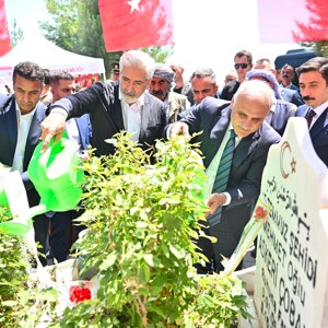 15 Temmuz Şehidi Askeri Çoban Kabri Başında Anıldı - fotoğraf 2