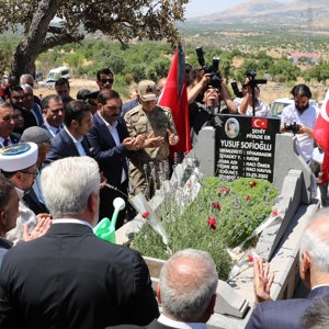 15 Temmuz Şehidi Yusuf Sofioğlu Kabri Başında Anıldı - fotoğraf 3